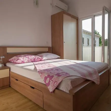 & Barisic - Double With Balcony And Garden View * Mlini
